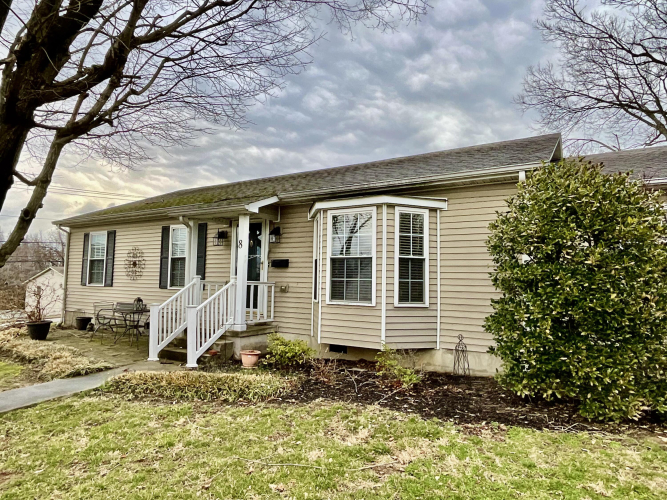 Listing Image 11