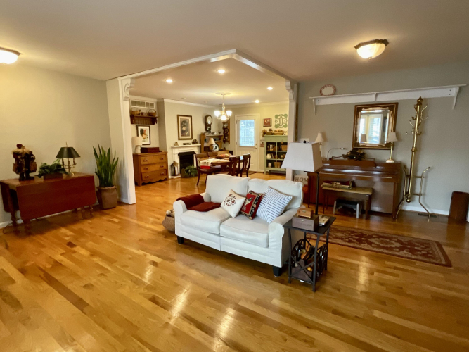 Listing Image 16