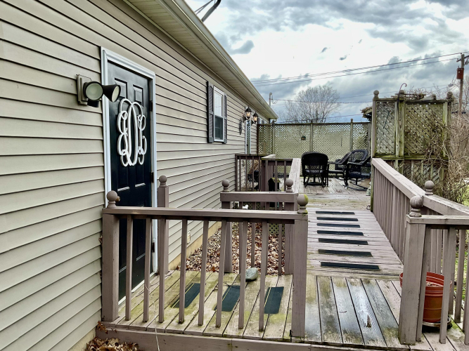 Listing Image 5