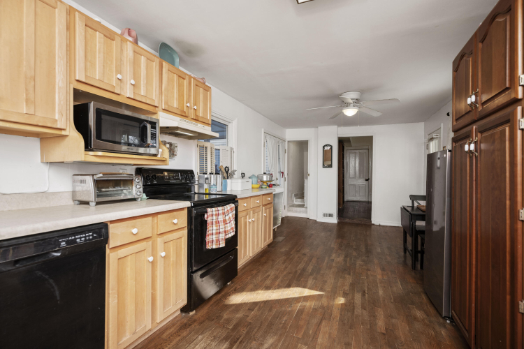 Listing Image 14
