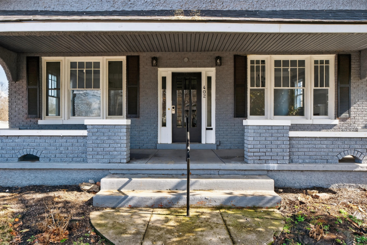 Listing Image 4