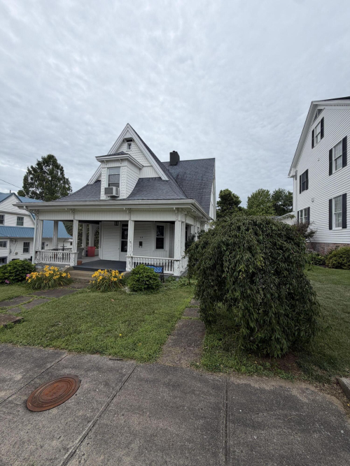 Listing Image 3