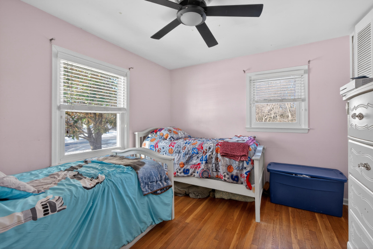 Listing Image 15