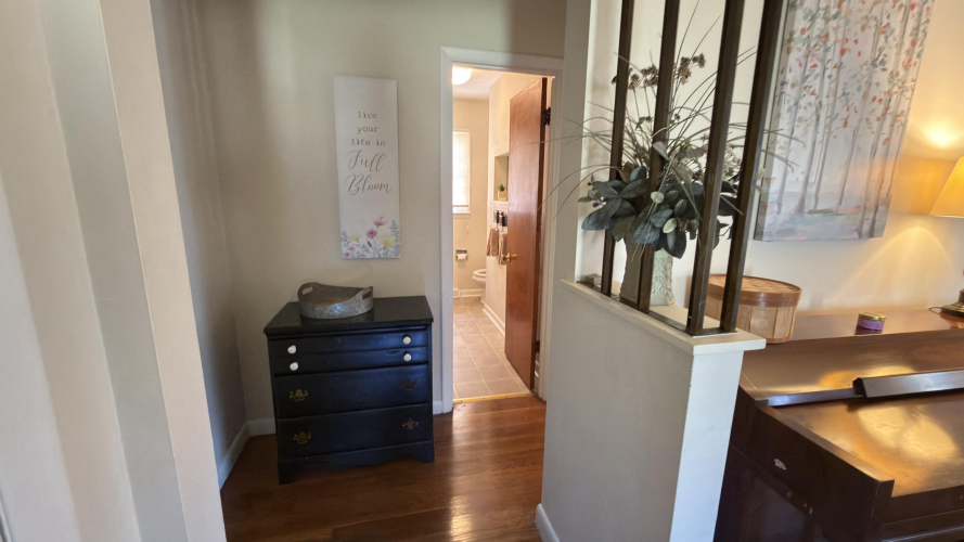 Listing Image 17