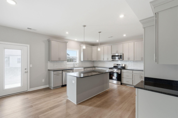 Listing Image 14