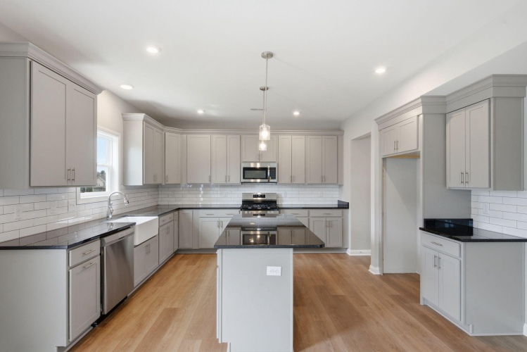 Listing Image 15