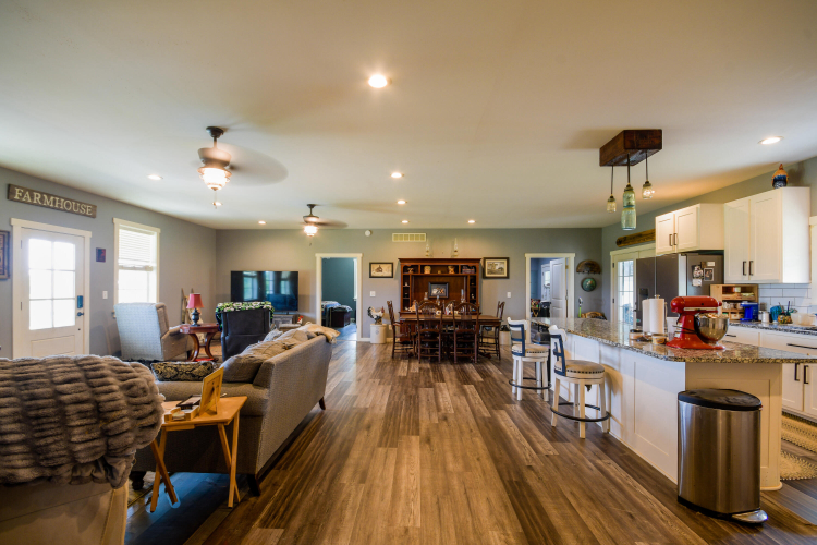 Listing Image 9