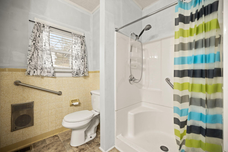 Listing Image 9