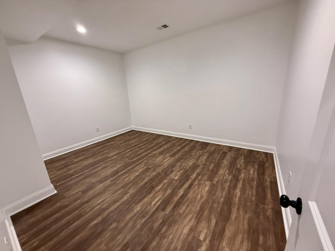 Listing Image 27