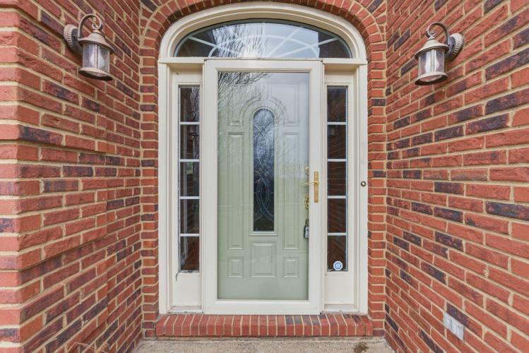 Listing Image 4