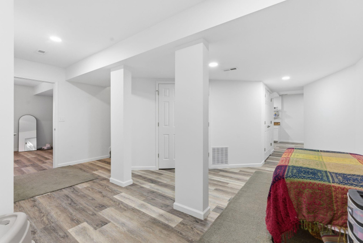 Listing Image 65