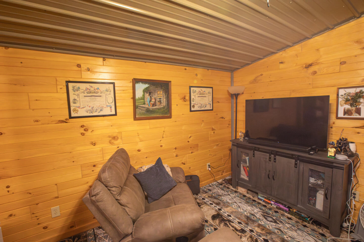 Listing Image 16
