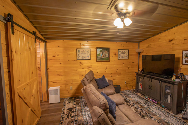 Listing Image 17