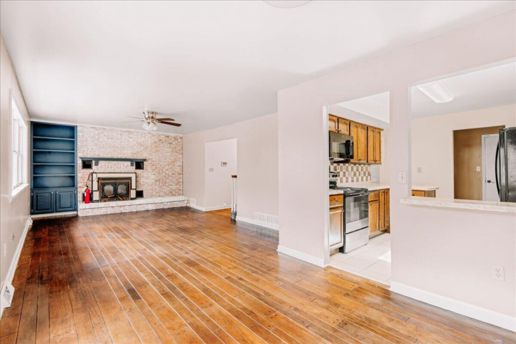 Listing Image 18