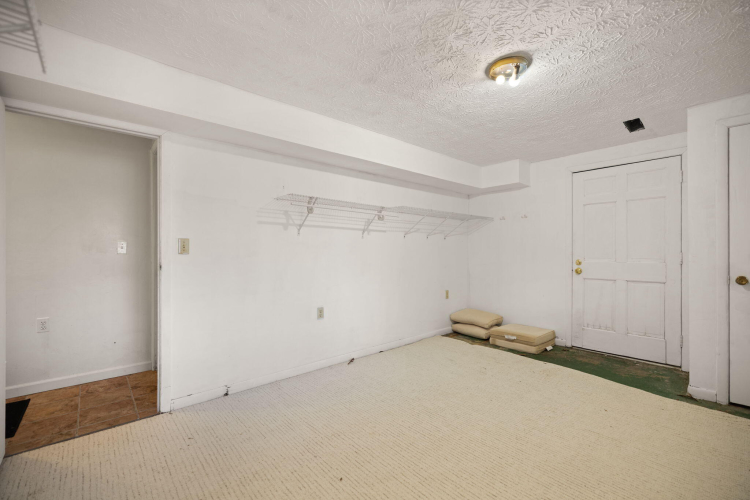 Listing Image 52