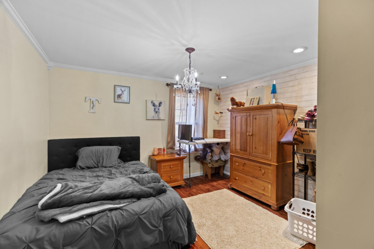 Listing Image 18