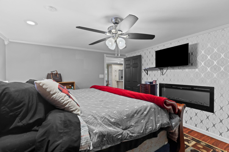 Listing Image 21