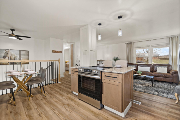 Listing Image 9