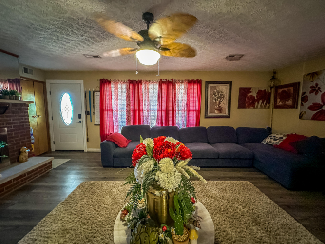 Listing Image 19