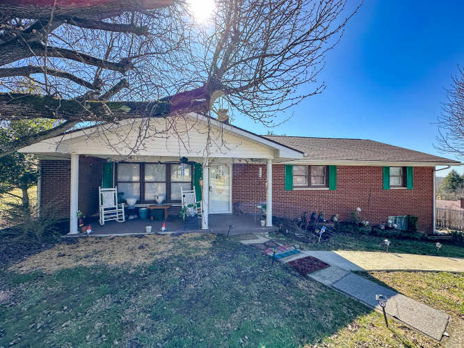 Listing Image 4