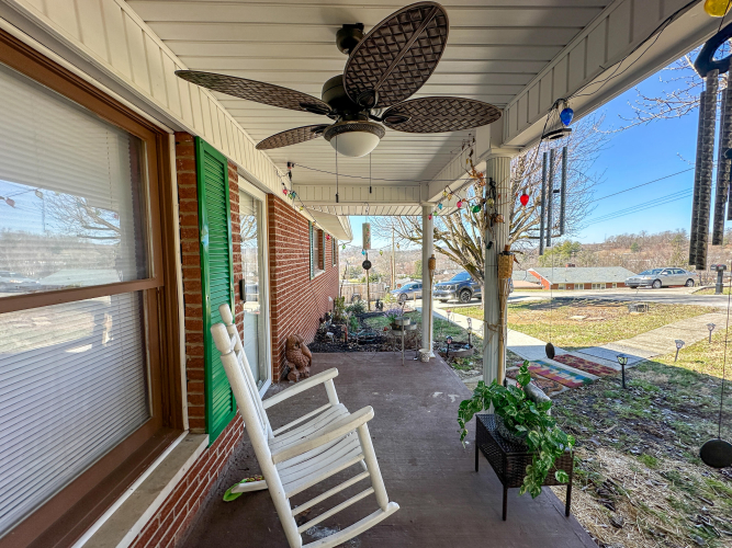 Listing Image 6