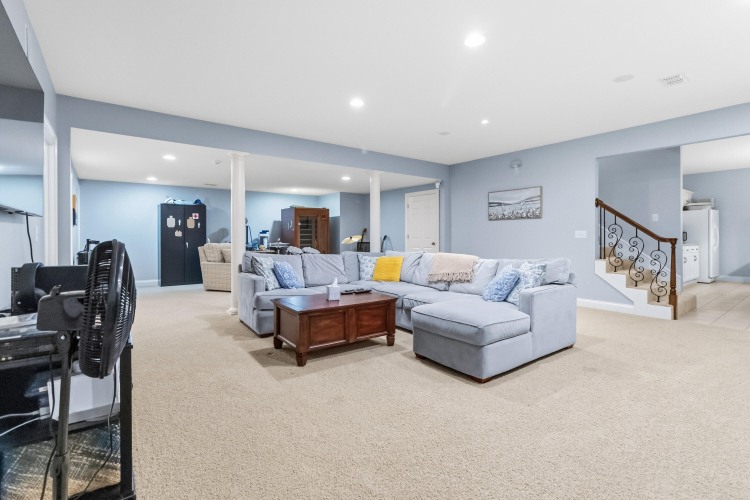 Listing Image 44