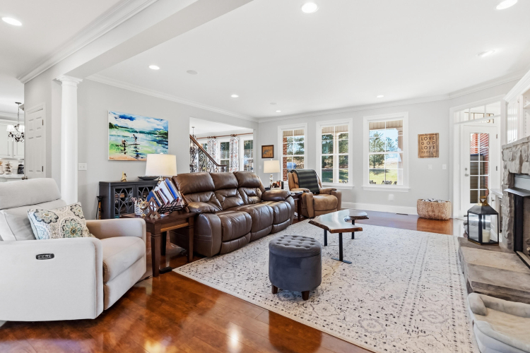 Listing Image 9