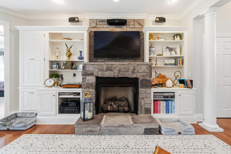 Listing Image 10