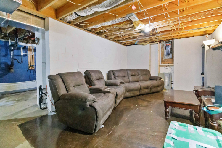Listing Image 35