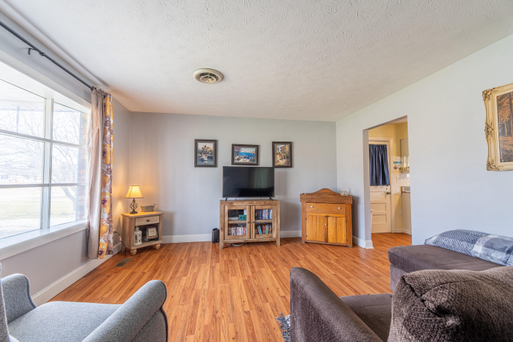 Listing Image 10