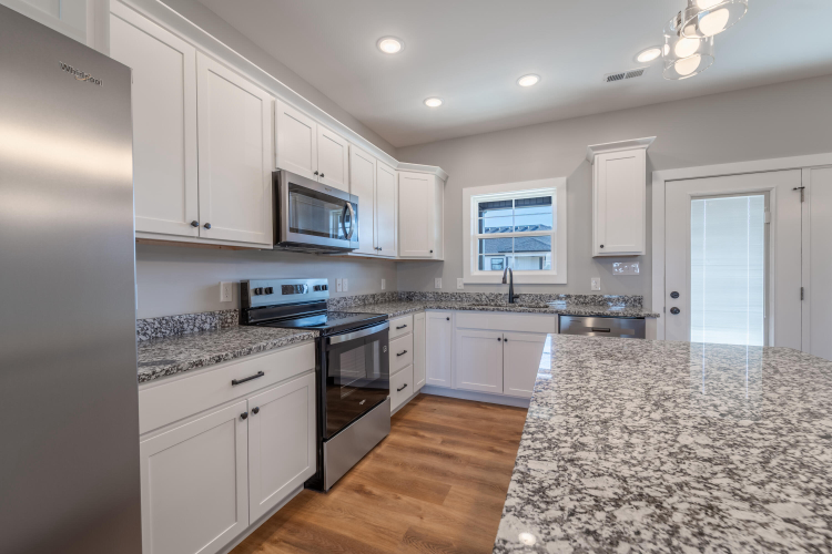 Listing Image 12