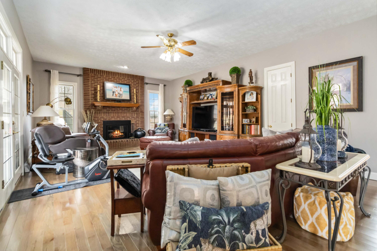 Listing Image 14