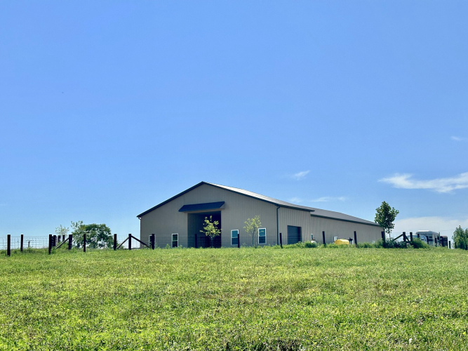 Listing Image 4