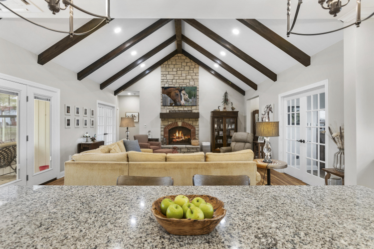Listing Image 19
