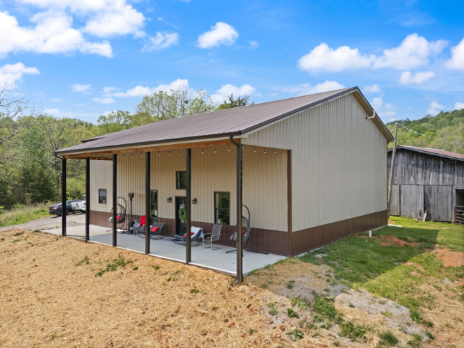 Listing Image 4