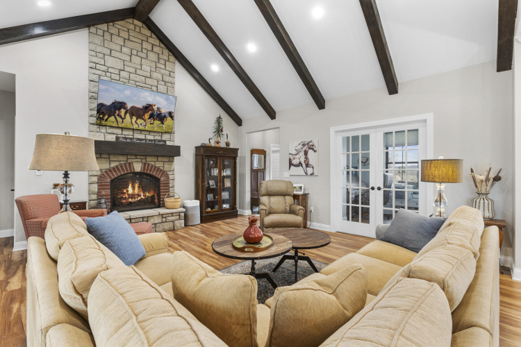 Listing Image 10