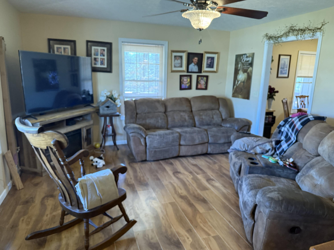 Listing Image 16