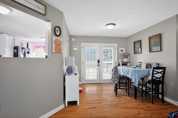 Listing Image 17