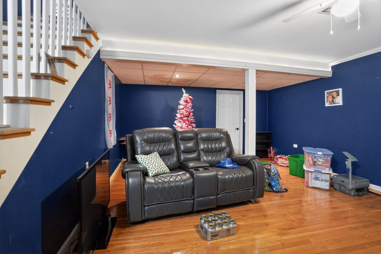 Listing Image 23