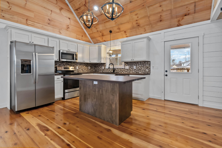 Listing Image 9