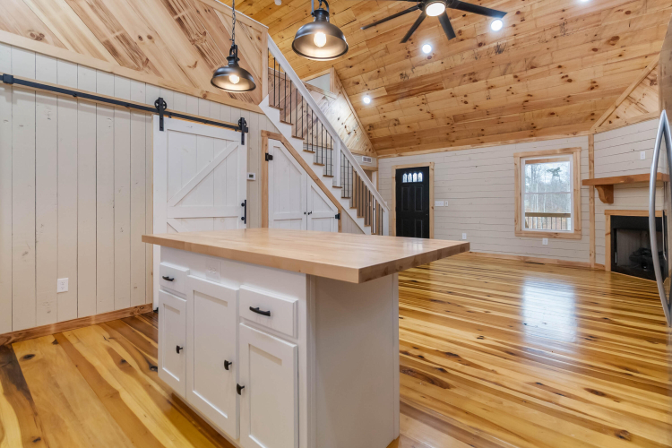 Listing Image 12