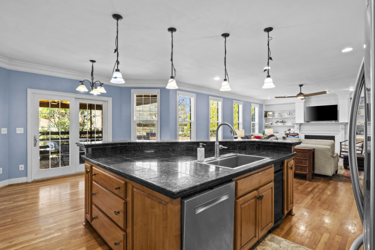Listing Image 15