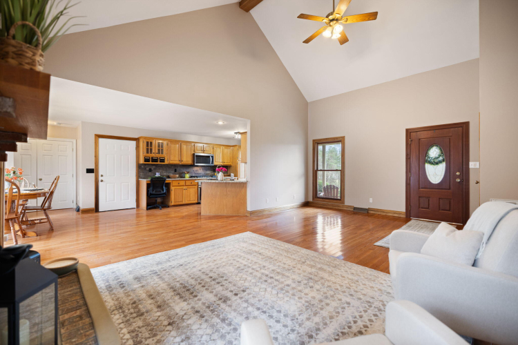 Listing Image 14