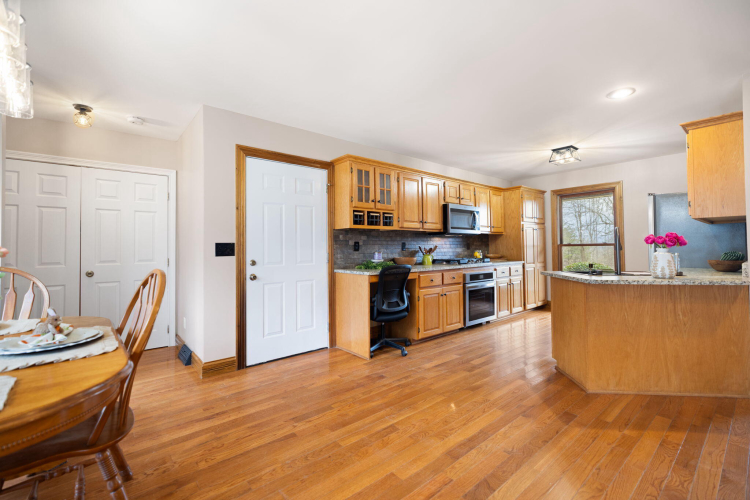 Listing Image 18