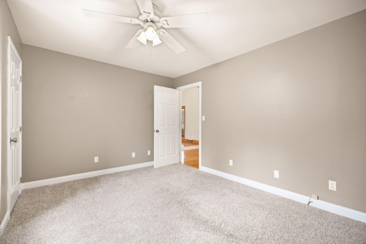 Listing Image 38