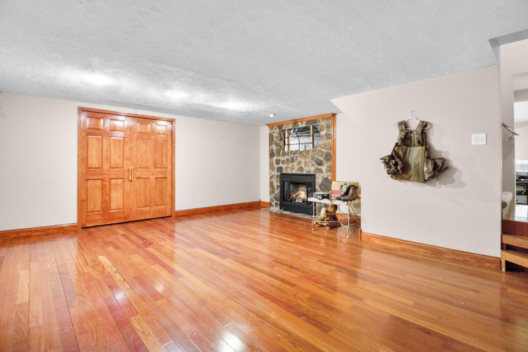 Listing Image 41