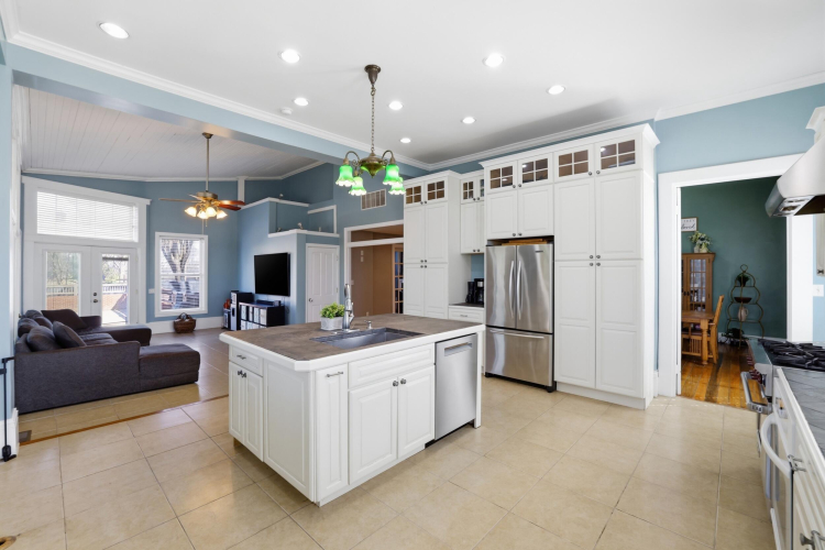 Listing Image 19