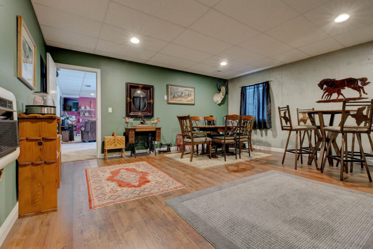 Listing Image 32