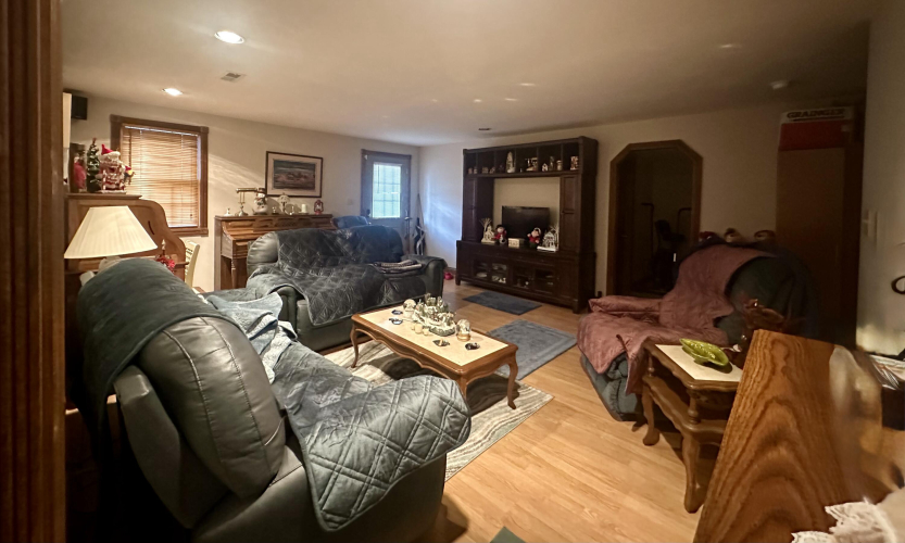 Listing Image 43