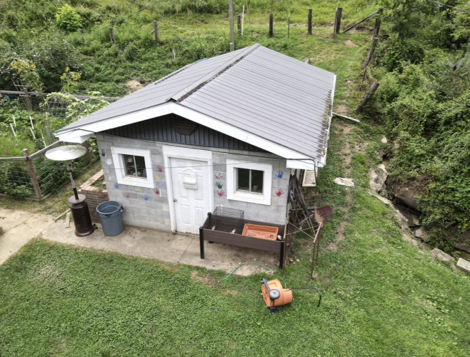 Listing Image 5